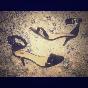 Fioni black heels